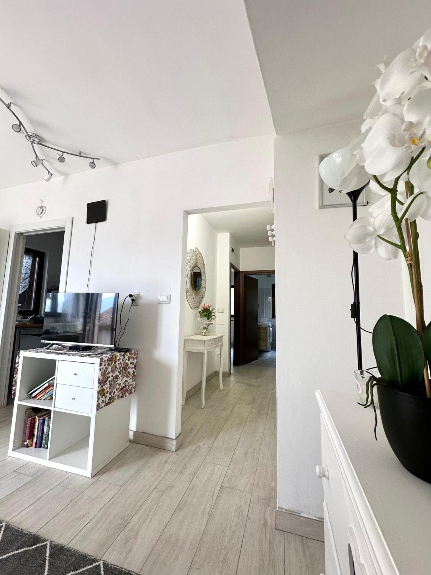 Lake Apartment Ischia White Tenna Eksteriør billede